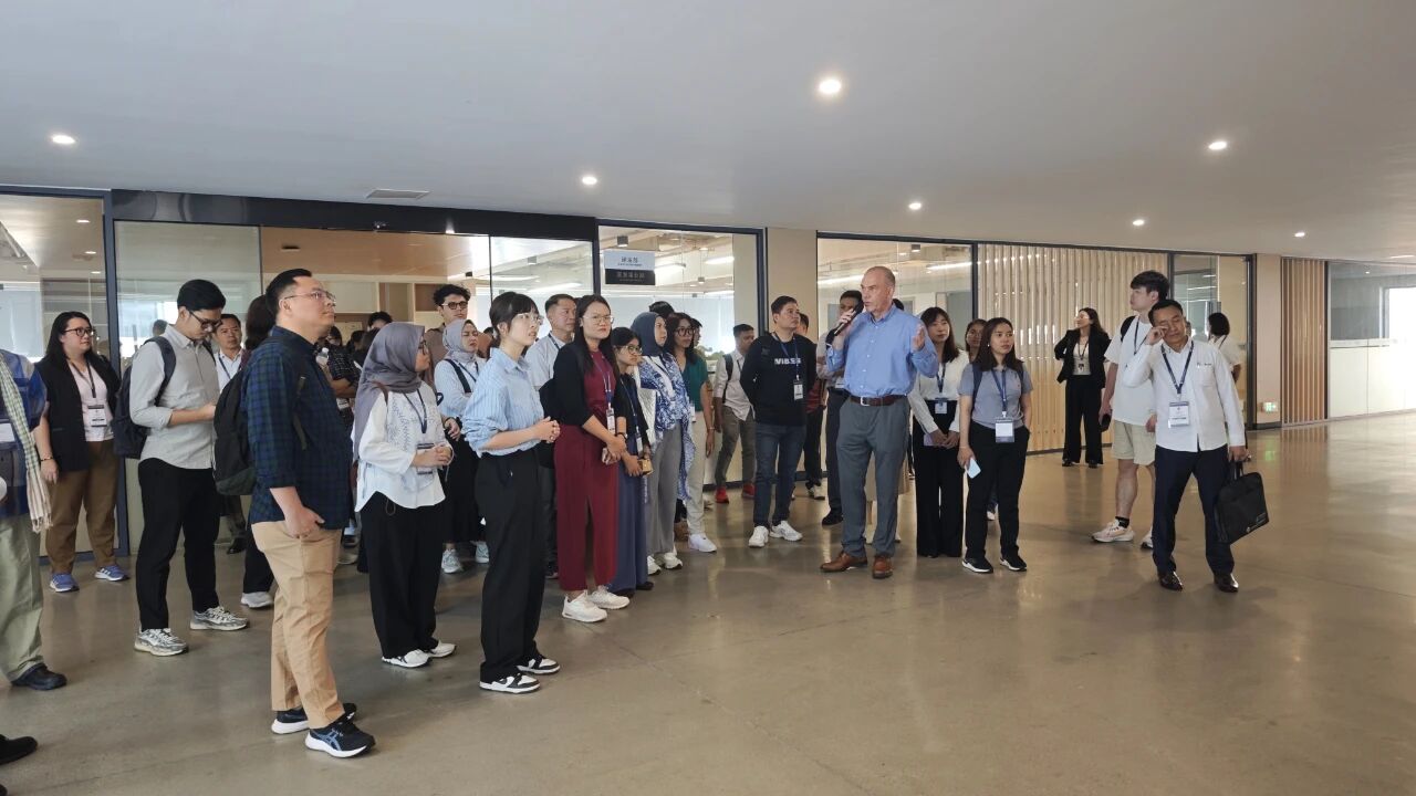 參觀(guān)辦公樓 參觀(guān)辦公樓